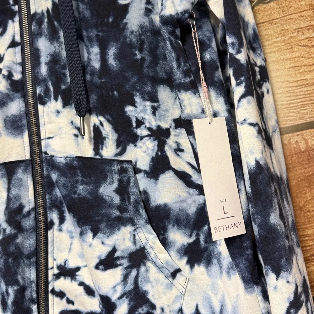 🆕LuLaRoe Blue Tie-Dye Hoodie Jacket - Picture 4 of 4